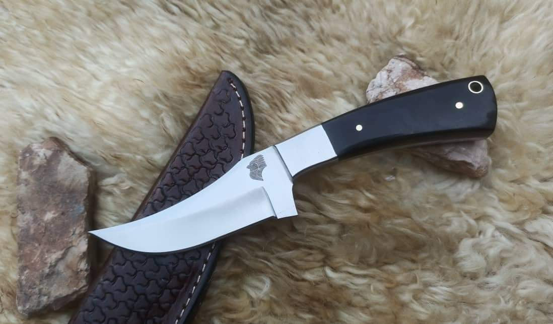 Skinning knife